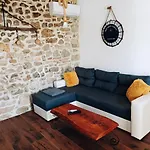 Schatzi 2 Apartament Sukošan