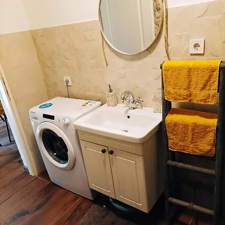 Schatzi 2 Apartment Sukosan