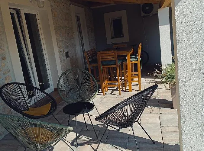 Appartement Schatzi 2 Sukošan